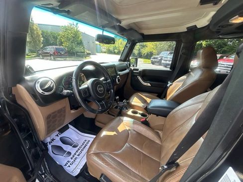 Used 2014 Jeep Wrangler Unlimited Sahara w/ Max Tow Package AWD/4WD image 10
