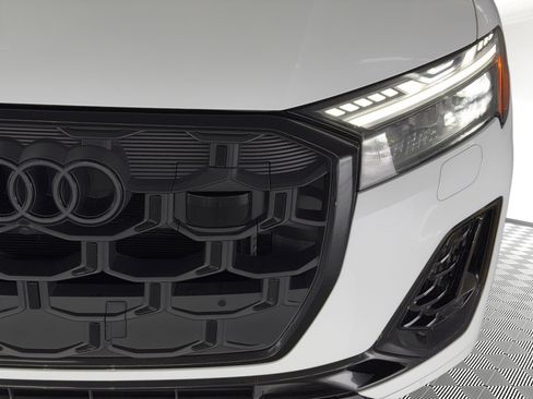 Used 2025 Audi SQ7 Prestige w/ Prestige Package image 11