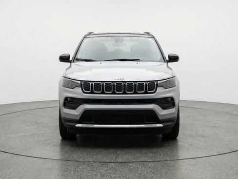 Used 2025 Jeep Compass Limited AWD/4WD image 2