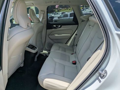 New 2026 Volvo XC60 B5 Ultra w/ Protection Package Premier AWD/4WD image 15
