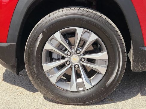 Used 2026 Chevrolet Equinox LT w/ Safety and Technology Package FWD image 7