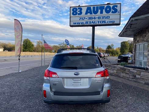 Used 2011 Subaru Outback 3.6R Premium image 5