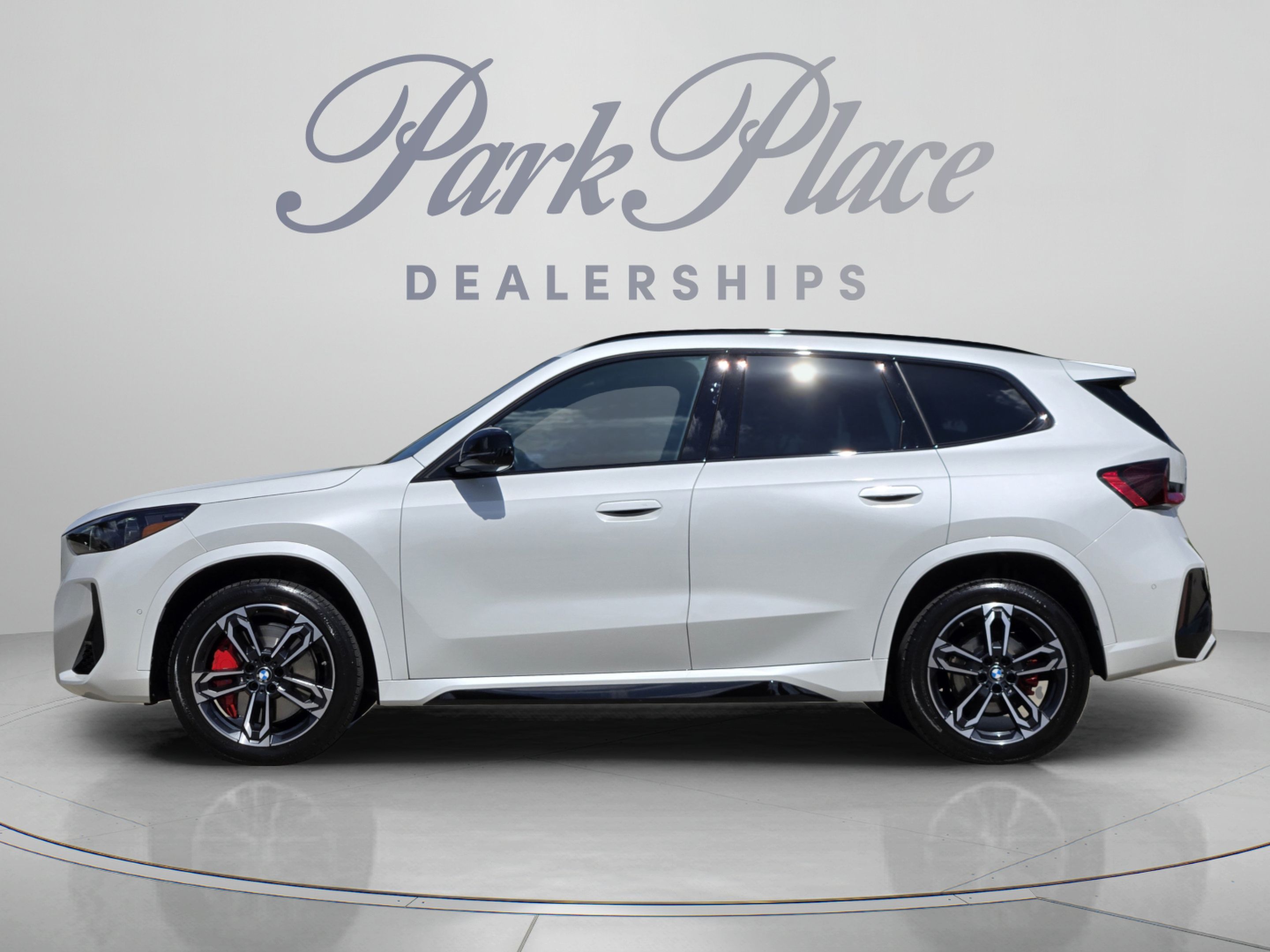 Used 2025 BMW X1 xDrive28i w/ Premium Package AWD/4WD image 2