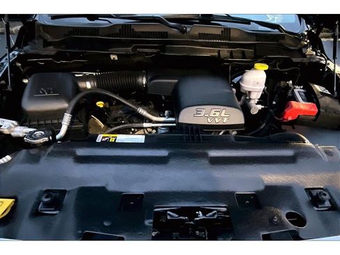 Used 2024 RAM 1500 Classic SLT image 10