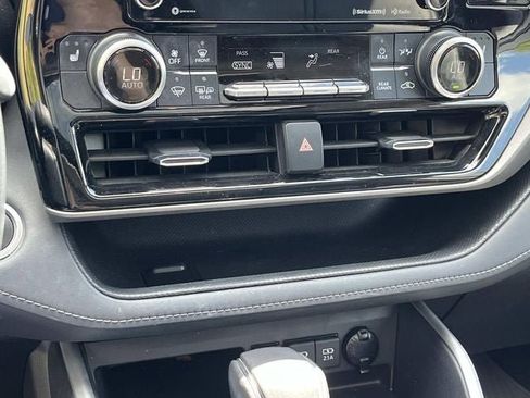 Used 2021 Toyota Highlander XLE image 34