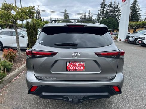 Certified 2025 Toyota Highlander XLE AWD/4WD image 8