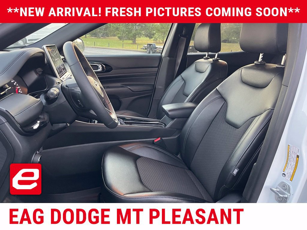Used 2026 Jeep Compass Latitude AWD/4WD image 5