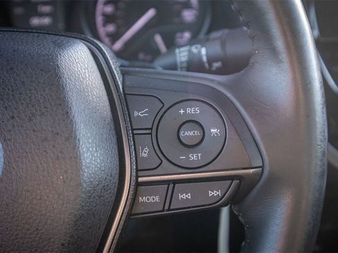 Used 2023 Toyota Camry SE image 13