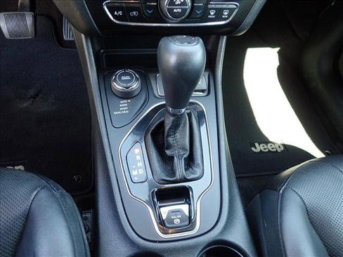 Used 2019 Jeep Cherokee Limited AWD/4WD image 21