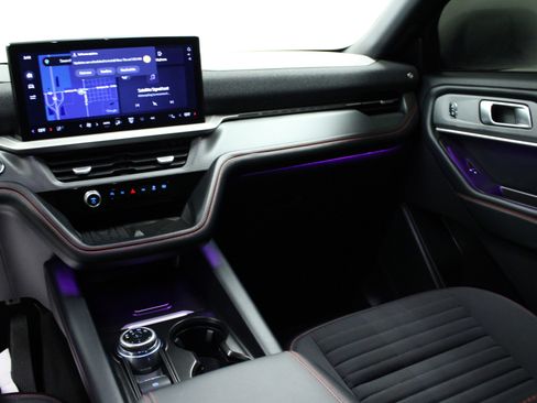 Used 2025 Ford Explorer ST-Line w/ Premium Package image 20