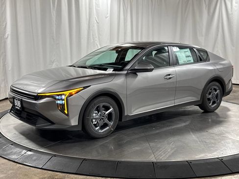 New 2026 Kia K4 LXS FWD image 1