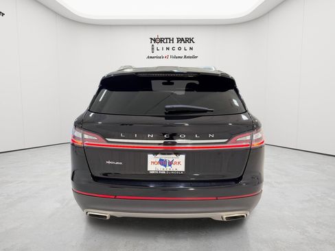 Used 2023 Lincoln Nautilus FWD w/ Premium Package image 26