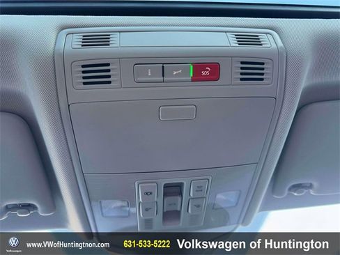 Certified 2025 Volkswagen Jetta SEL image 32