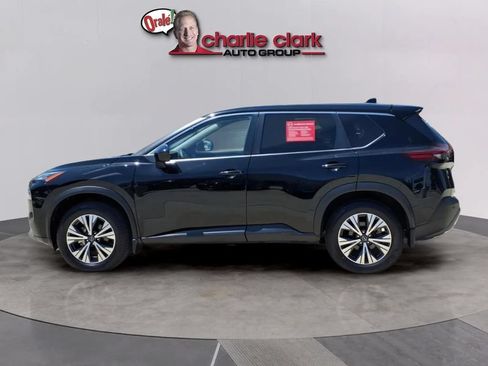 Used 2023 Nissan Rogue SV FWD image 2