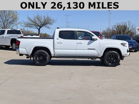 Used 2022 Toyota Tacoma SR5 image 4
