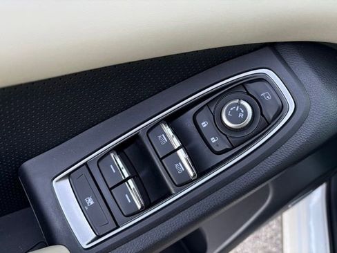 Used 2025 Subaru Ascent Limited AWD/4WD image 13