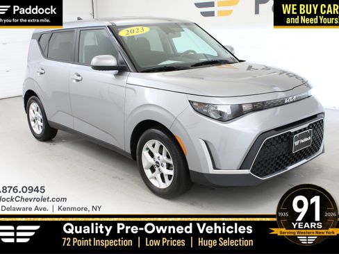 Used 2023 Kia Soul LX w/ LX Technology Package FWD image 1