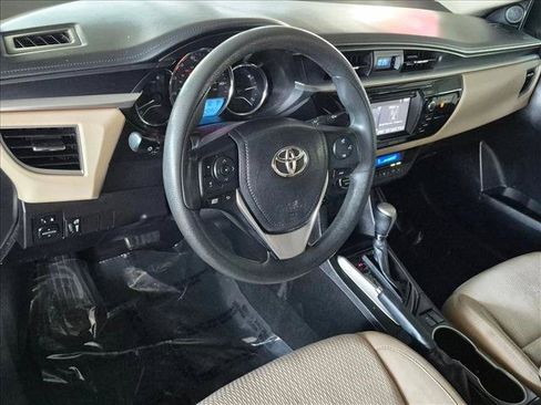 Used 2015 Toyota Corolla LE FWD image 10