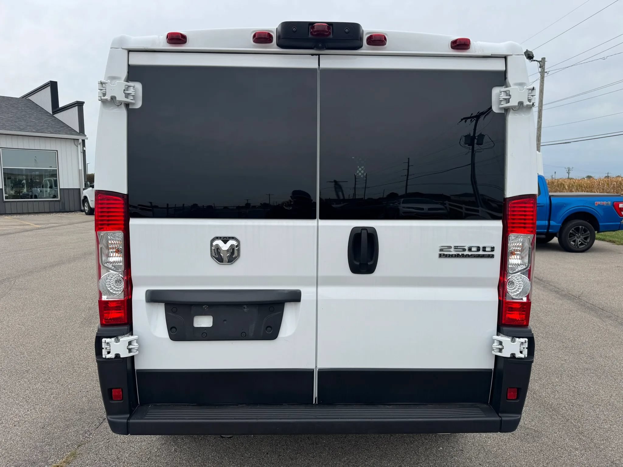 Used 2025 RAM ProMaster 2500 w/ U-Haul Equipment Group FWD image 3
