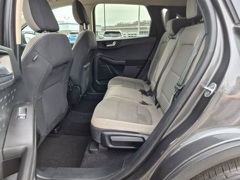 Used 2020 Ford Escape SE image 25