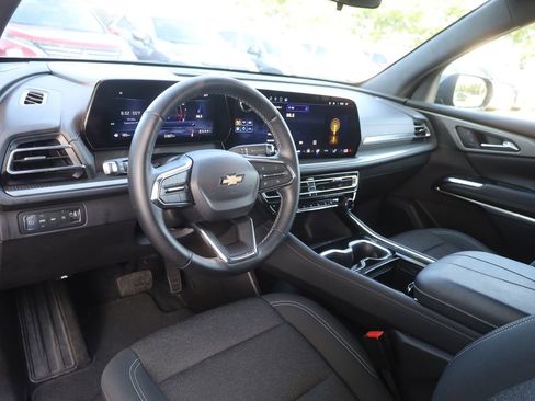 Used 2024 Chevrolet Traverse LT AWD/4WD image 37