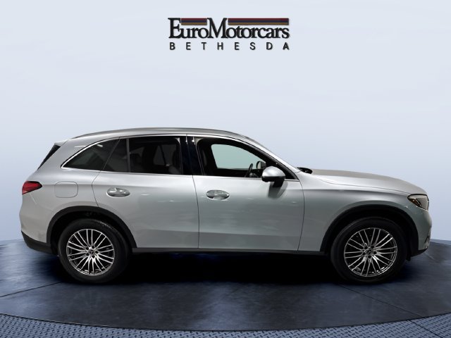 Used 2024 Mercedes-Benz GLC 300 4MATIC image 6