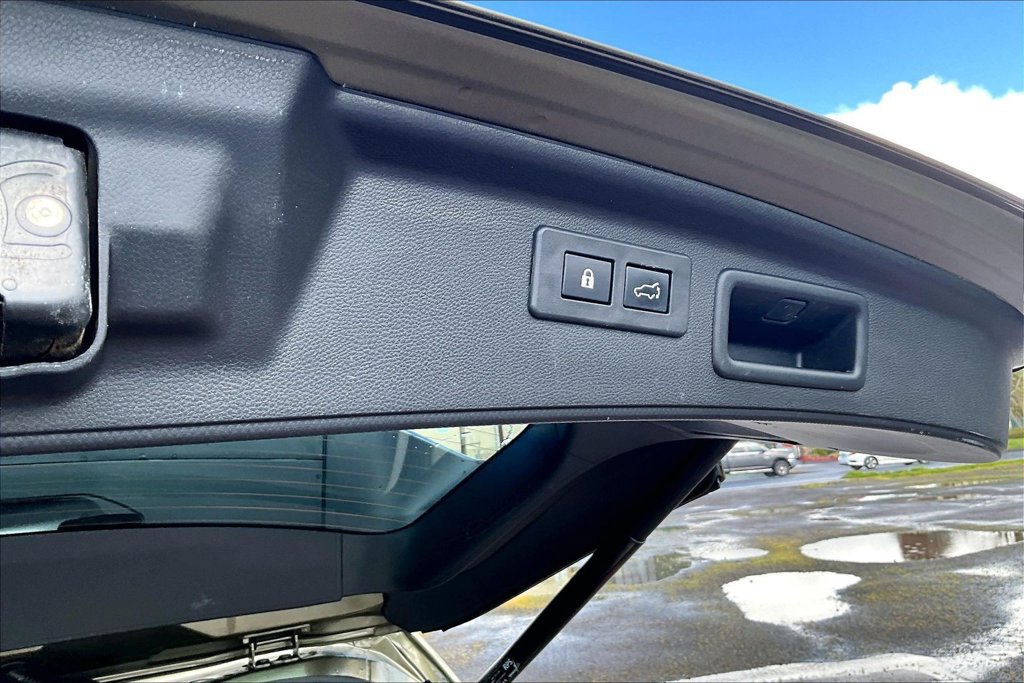 Used 2023 Subaru Forester Premium AWD/4WD image 38