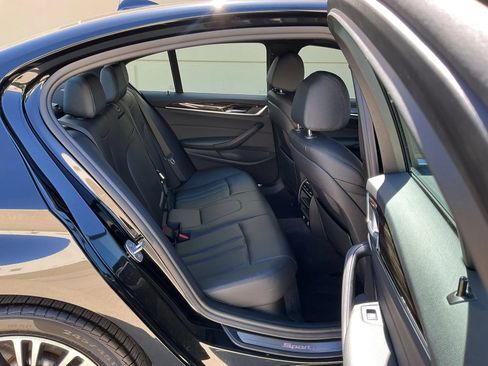 Used 2019 BMW 530i w/ Convenience Package RWD image 15