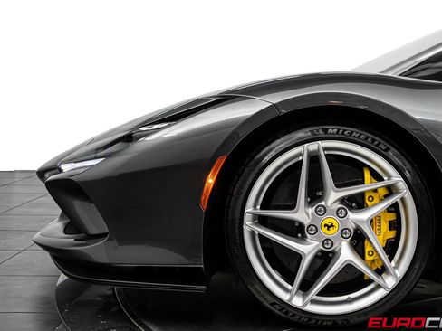 Used 2021 Ferrari F8 Tributo RWD image 15