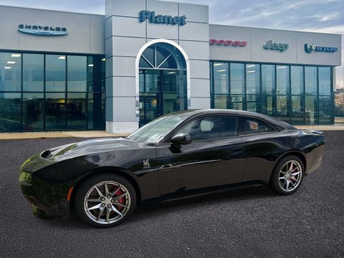 Used 2024 Dodge Charger Daytona Scat Pack w/ Plus Group AWD/4WD image 4