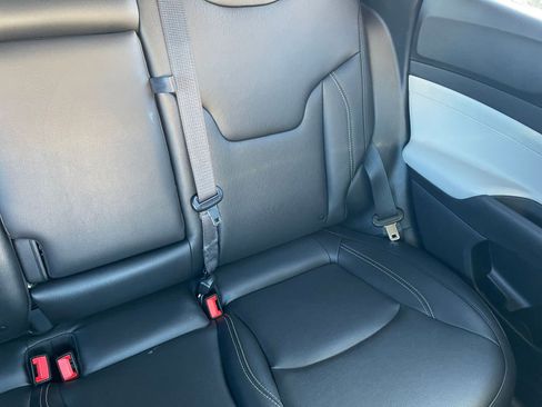 Used 2025 Jeep Compass Limited image 37