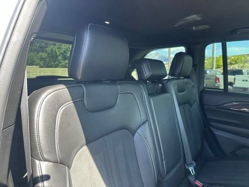 Certified 2023 Jeep Grand Cherokee Altitude AWD/4WD image 19