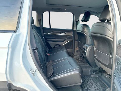 Used 2022 Jeep Grand Cherokee Limited 4xe image 28