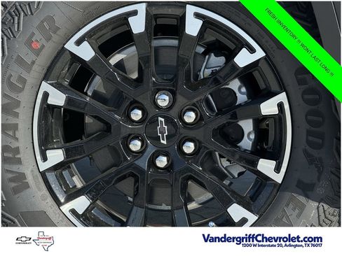 New 2026 Chevrolet Traverse Z71 w/ Enhanced Driving Package AWD/4WD image 9