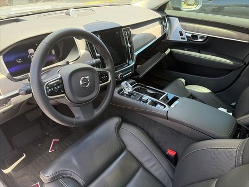 Used 2023 Volvo S90 T8 Ultimate w/ Lounge Package AWD/4WD image 3