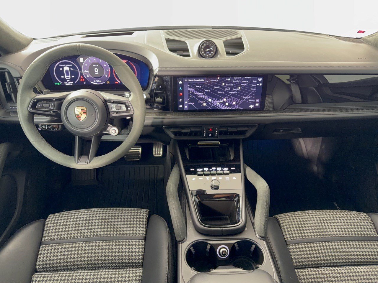 Certified 2025 Porsche Cayenne GTS AWD/4WD image 17
