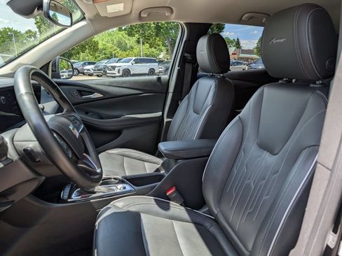 Used 2025 Buick Encore GX Avenir w/ Avenir Convenience Package AWD/4WD image 34