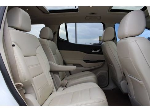 Used 2021 GMC Acadia Denali w/ Denali Technology Package FWD image 17