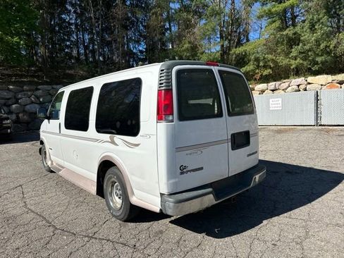 Used 2000 Chevrolet Express 1500 RWD image 3