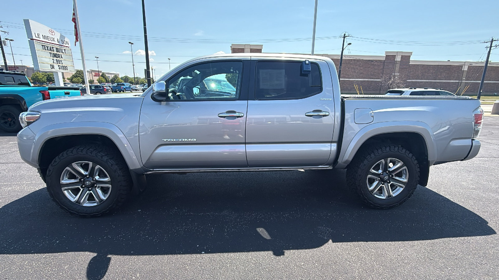 Used 2019 Toyota Tacoma Limited AWD/4WD image 4