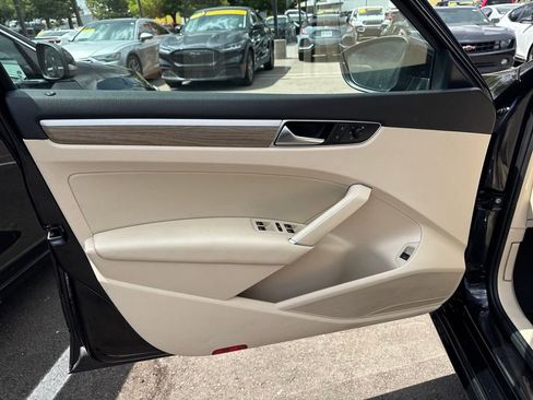 Used 2018 Volkswagen Passat 2.0T SE image 21