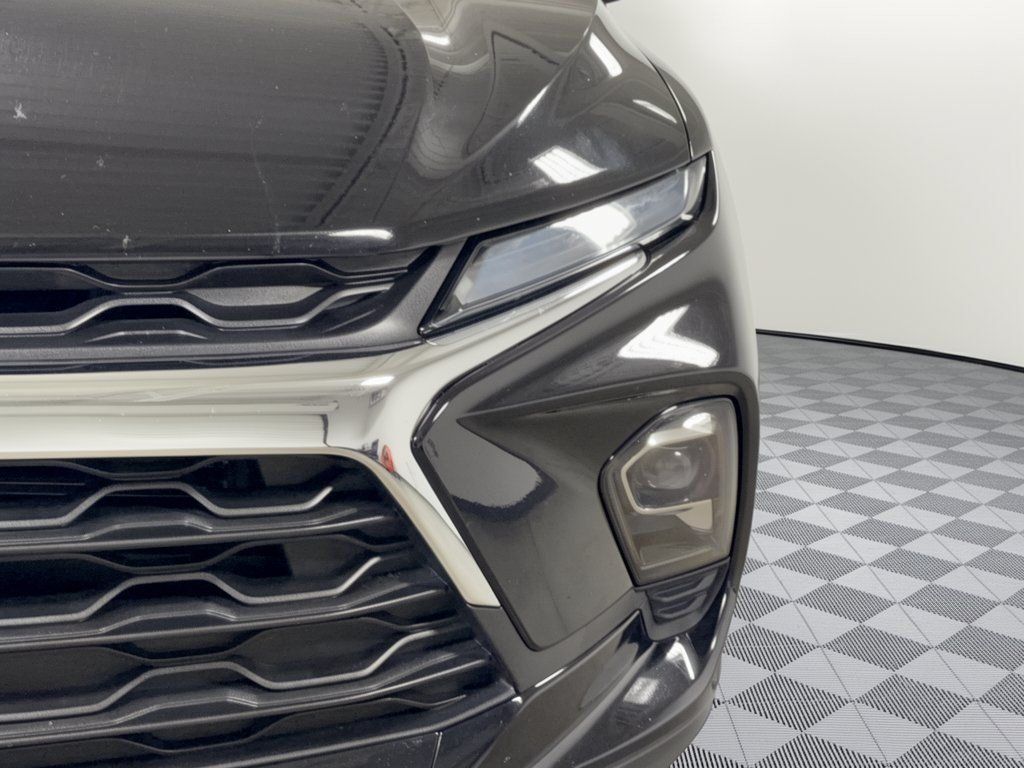 Used 2025 Chevrolet Blazer LT FWD image 12