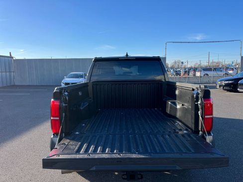 Used 2025 Toyota Tacoma TRD Off-Road image 31