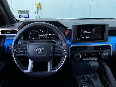 Used 2025 Toyota Tacoma TRD Off-Road image 12