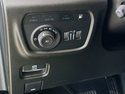 Used 2023 Jeep Grand Cherokee Overland w/ Advanced Protech Group III image 10