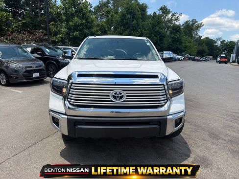 Used 2017 Toyota Tundra Limited w/ Limited Premium Package AWD/4WD image 10