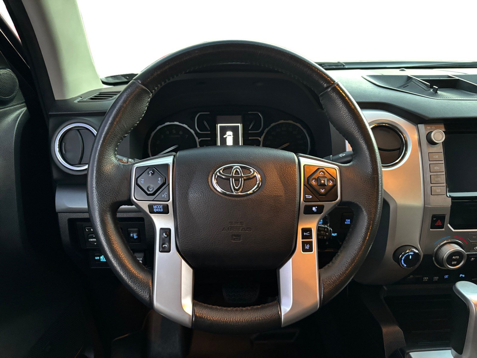 Used 2021 Toyota Tundra Platinum AWD/4WD image 11