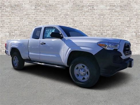Used 2019 Toyota Tacoma SR image 1