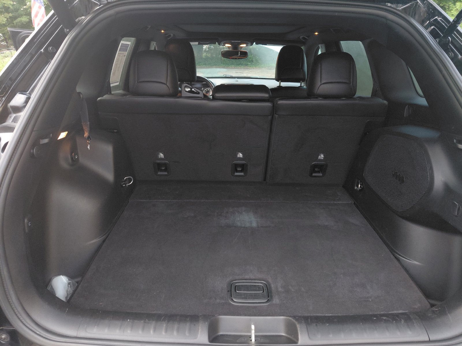Used 2019 Jeep Cherokee High Altitude AWD/4WD image 19