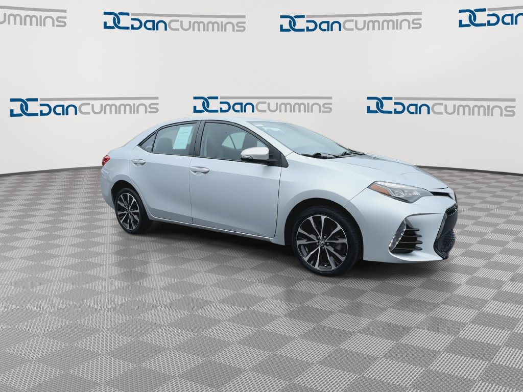Used 2019 Toyota Corolla SE FWD image 2